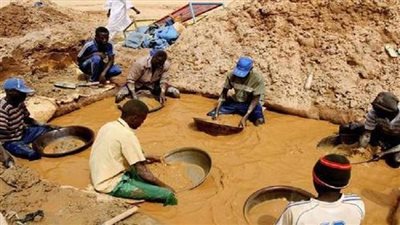 مصرع 3 أشخاص وإصابة آخرين في انهيار منجم للذهب بالسودان 