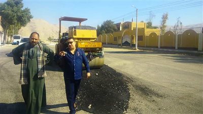 استمرار أعمال الرصف بحي الكوثر بتكلفة 2 مليون جنيه