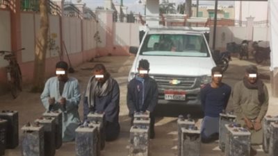 ضبط عصابة سرقة بطاريات الطاقة الشمسية بالوادى الجديد