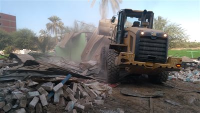 إزالة 45 حالة تعدِ على الأراضي الزراعية بمدينة نجع حمادي