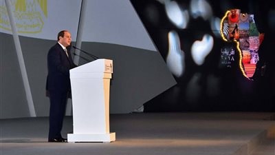 أبرز 10 رسائل من تعليقات السيسي في افتتاح منتدى إفريقيا 2018