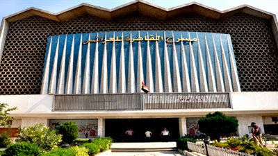 إعادة تشغيل مسارح الطليعة والعرائس .. وهذا اسم المسرح العائم الجديد