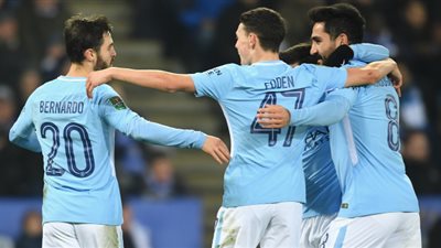 مانشستر سيتي يجدد عقد فيل فودين