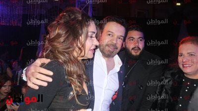 صور| خالد عجاج وعائلته فى عرض ازياء هانى البحيري 
