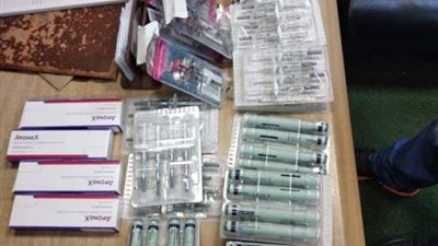 جمارك مطار برج العرب تضبط محاولتى تهريب أدوية وهواتف بالإسكندرية 