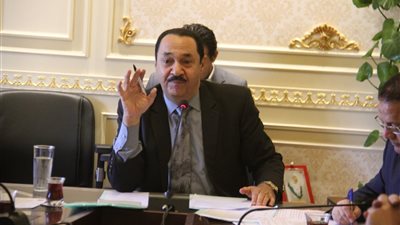 النائب النويشى ينهى الموافقة على رصف طرق قرى الواسطى ببنى سويف