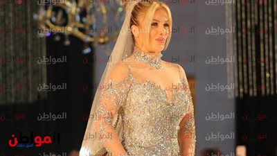 فيديو وصور| نيكول سابا ترتدي فستان بـ 10 مليون دولار فى عرض أزياء هاني البحيري
