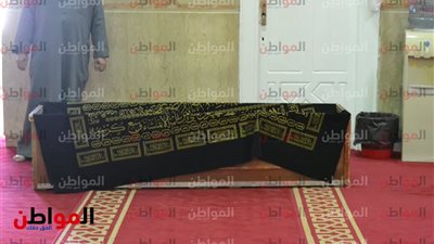 وصول جثمان الفنان محمود القلعاوي إلى مسجد عمر بن عبدالعزيز