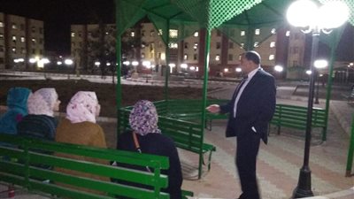 ليلا.. رئيس جامعة بني سويف يلتقي الطلاب والاستماع لشكواهم 