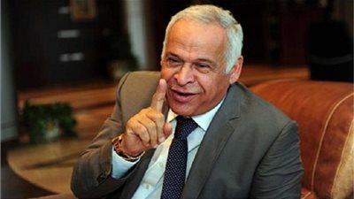 فرج عامر يعلن رفضه انتقال نجم سموحة للزمالك