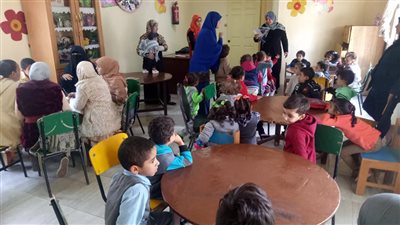 ورش فنية متنوعة بمكتبة الطفل والشباب بسنورس