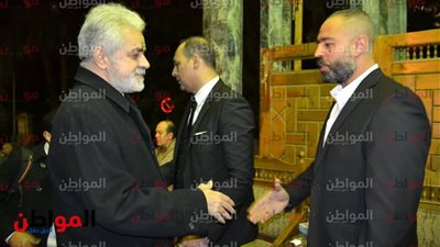 صور| حمدين صباحى يقدم واجب العزاء فى محمود القلعاوي 