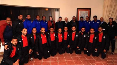 هاني أبو ريدة يجتمع بمنتخب الكرة الشاطئية.. ويطالبهم بالوصول للأولمبياد