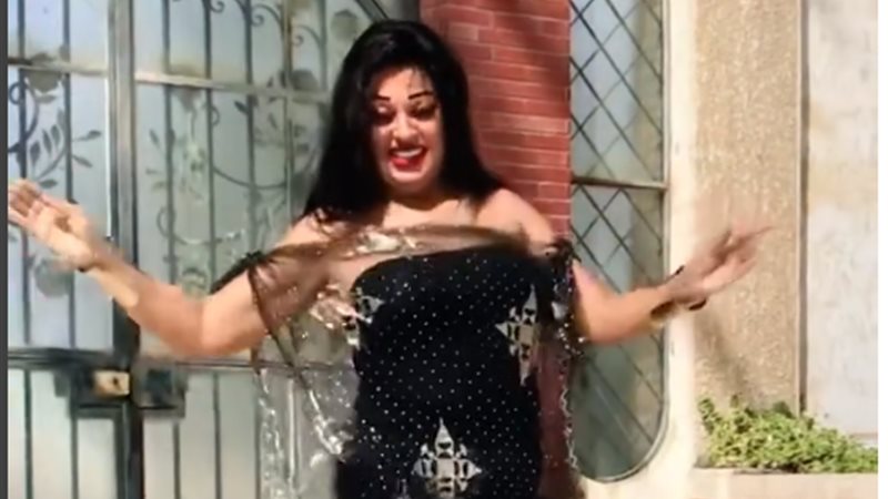 وصلة رقص جديدة لفيفى
