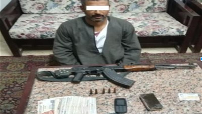 6 أشخاص بحوزتهم أسلحة