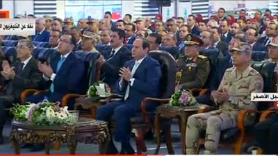 السيسي يفتتح محطة تحلية مياه البحر بالطور