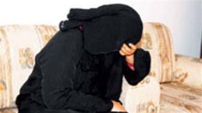 بملابسهم الداخلية.. شاب يتهم زوجته بالزنا في سوهاج