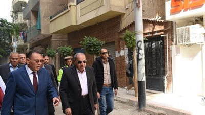 محافظ الشرقية يجري جولة تفقدية بمنطقة القومية بالزقازيق