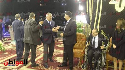 أحمد زكي بدر يحضر عزاء إبراهيم سعدة