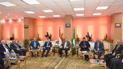 محافظ الشرقية يستقبل رئيس مجلس إدارة شركة القناة لتوزيع الكهرباء