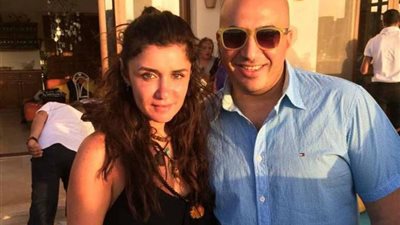 طليق لارج.. مجدي الهواري يتغزل في غادل عادل.. هل تصالحا؟