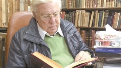 أزمة المكتبة.. أيمن محفوظ يتقدم ببلاغ للنائب العام ضد محامي حسن كامي