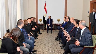 السيسي للجالية المصرية في النمسا: أى ألم يؤلمكم يؤلمنا.. انتوا اخواتى وحبايبى