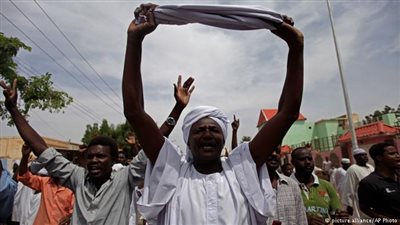 حظر تجول وغلق المدارس في السودان .. لهذا السبب 