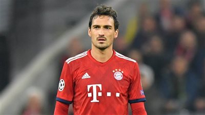 هوملز يقترب من الدوري الإنجليزي