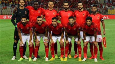 لاعبو الأهلي يتوافدون على مطار القاهرة