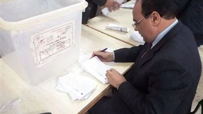 مؤشرات أولية لنتائج الفرز بمدرسة محمود حمزاوي بندر طامية في الانتخابات التكميلية