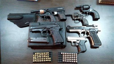 ضبط 3 أشخاص لحيازتهم أسلحة نارية بشبرا الخيمة 
