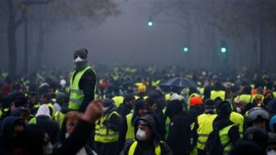 بث مباشر .. استمرار تظاهرات حركة السترات الصفراء في باريس 