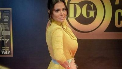 فيديو|بعد البكيني.. رانيا يوسف تستفز الجمهور بـ هوت شورت  