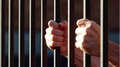 القبض على عاطل محكوم عليه في 25 قضية ببنها