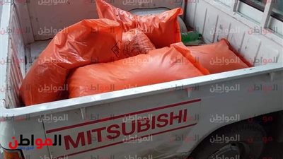 ضبط 8 ٲجولة سماد مدعم بالمخالفة بأحد المحلات في بني سويف 