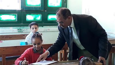 انتظام امتحانات صفوف النقل الأولى بالبحر الأحمر