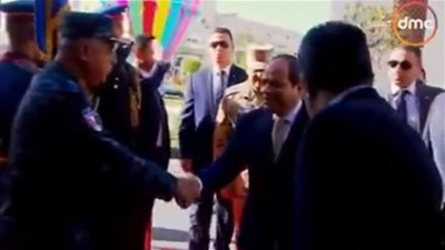  مصطفى مدبولى ووزراء حكومته يستقبلون الرئيس السيسى فى غيط العنب 