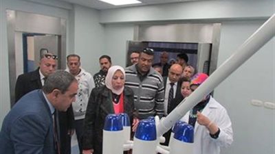 رئيس هيئة التأمين الصحي تتفقد الأعمال الجارية بمستشفى التضامن ببورسعيد