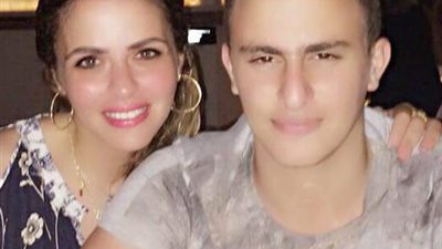 شاهد.. السقا ونجله ياسين «صورة طبق الأصل»