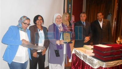 المعاهد القومية تكرم المدارس المعتمدة فى جميع المراحل