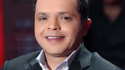صور| كوميديا محمد هنيدي في مواجهة سيكرت سانتا .. شاهد ماذا فعل !