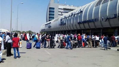 مطار القاهرة يعلن تنشيط حركة الرحلات السياحية الداخلية 