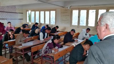 23 ألف طالب بالصف الثاني الثانوى يؤدون امتحانات نصف العام بالبحيرة