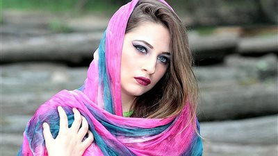 حتى لو تحت الطرحة.. حافظي على شعرك تحت الحجاب