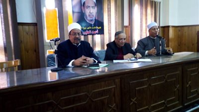 رئيس منطقة سوهاج يلتقي رؤساء لجان الشهادة الإعدادية