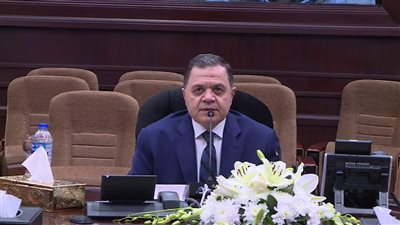  وزير الداخلية يهنئ وزير الدفاع بالعام الميلادى الجديد.. ويؤكد: سنبلغ مسيرتنا الوطنية 