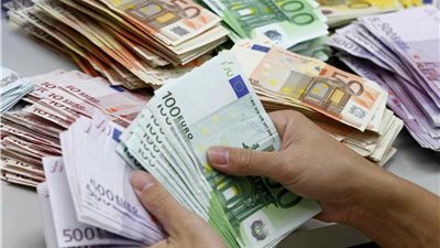أسعار العملات الأجنبية في البنوك ومكاتب الصرافة مساء الاثنين.. تعرف عليها