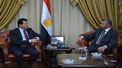أشرف صبحي يلتقي مساعد وزير الخارجية للشئون الثقافية