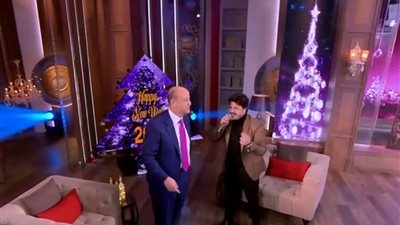 عمرو أديب يغنى مع مصطفى حجاج